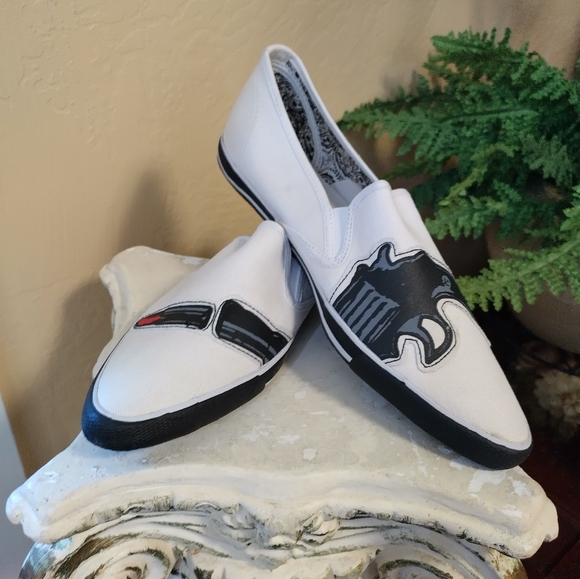 Lipstick Gun Flats/Sneakers - Picture 1 of 15